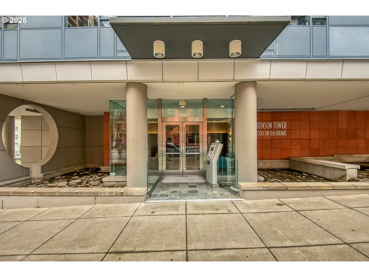 Portland, OR Real Estate | View 1500 SW 11th Ave #206 | room 2