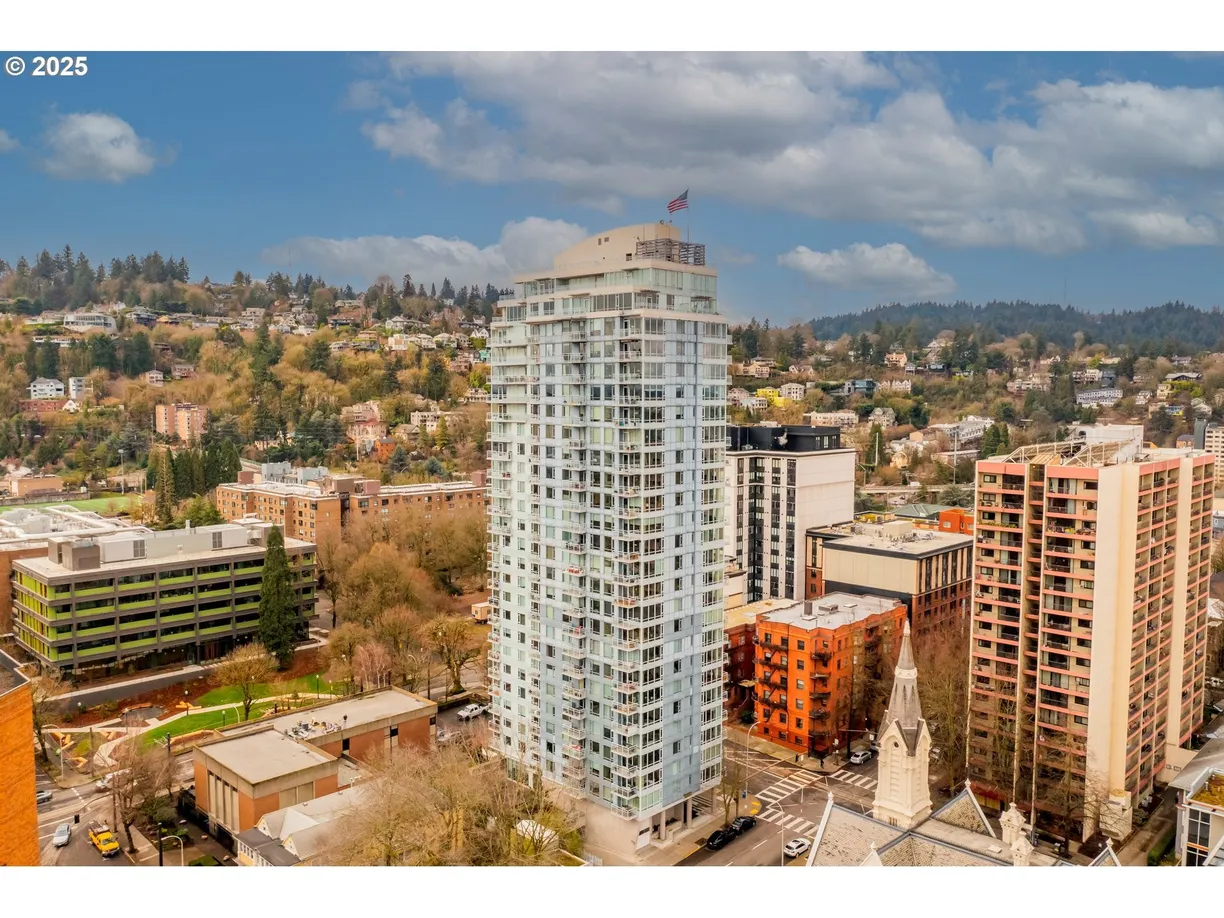 Portland, OR Real Estate | View 1500 SW 11th Ave #206 | 1 Bed, 1 Bath