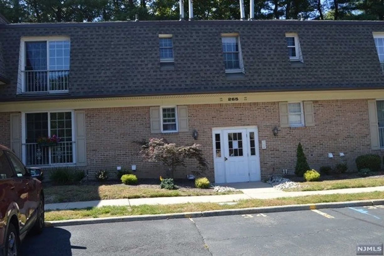 Bergen County Real Estate | View 265 Collignon Way 3b | 1 Bed, 1 Bath