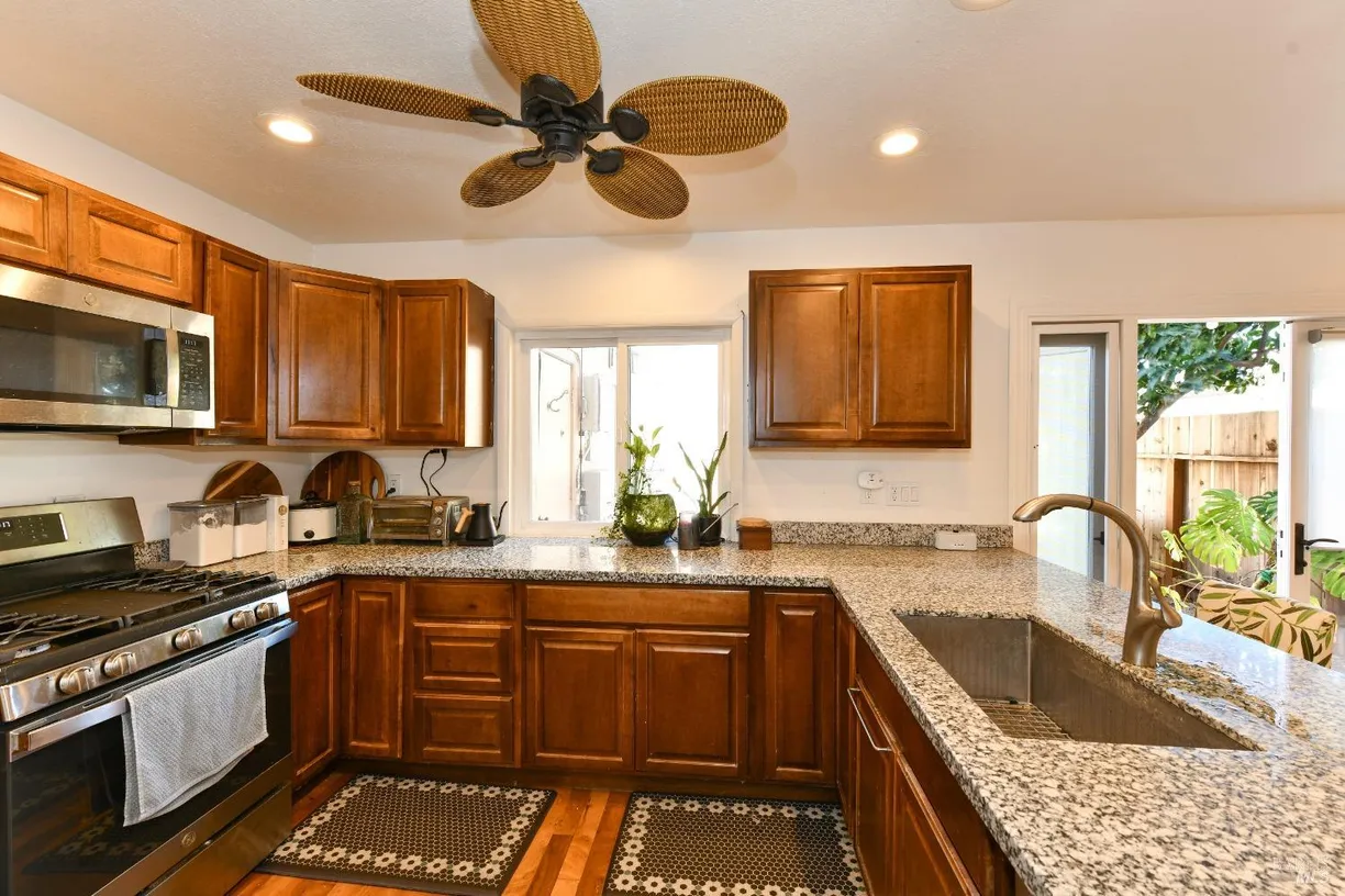 Northern California Real Estate | View 944 Marina Drive | room 1