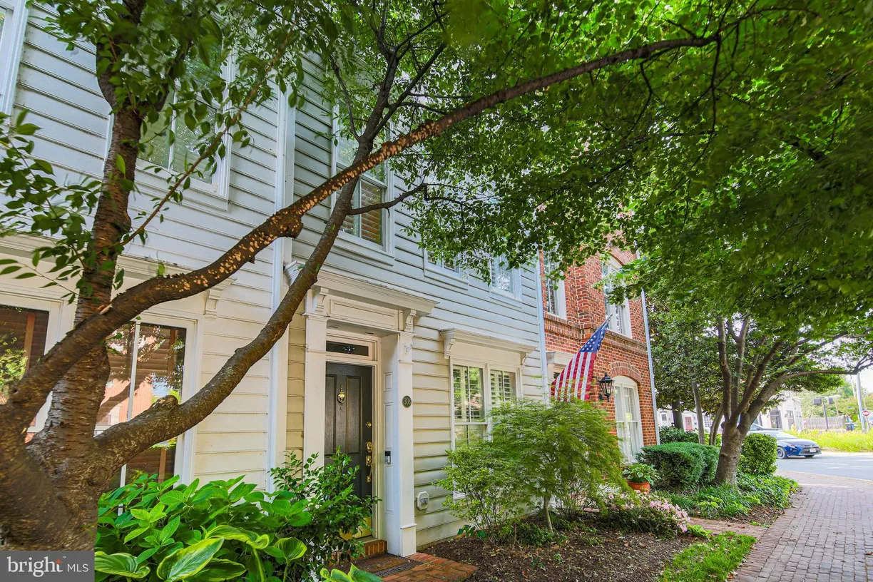 Washington Metro Area Real Estate | View 303 S Henry Street | room 1