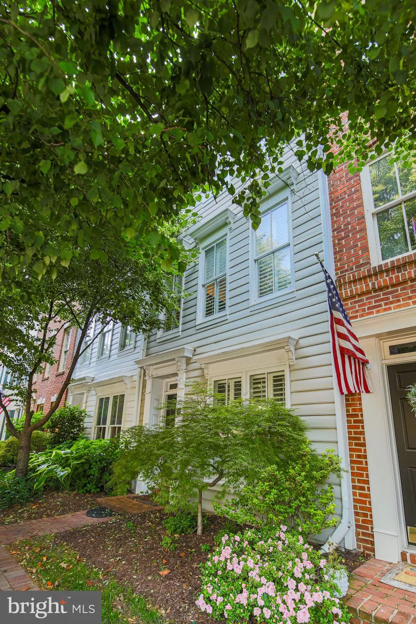 Washington Metro Area Real Estate | View 303 S Henry Street | room 2