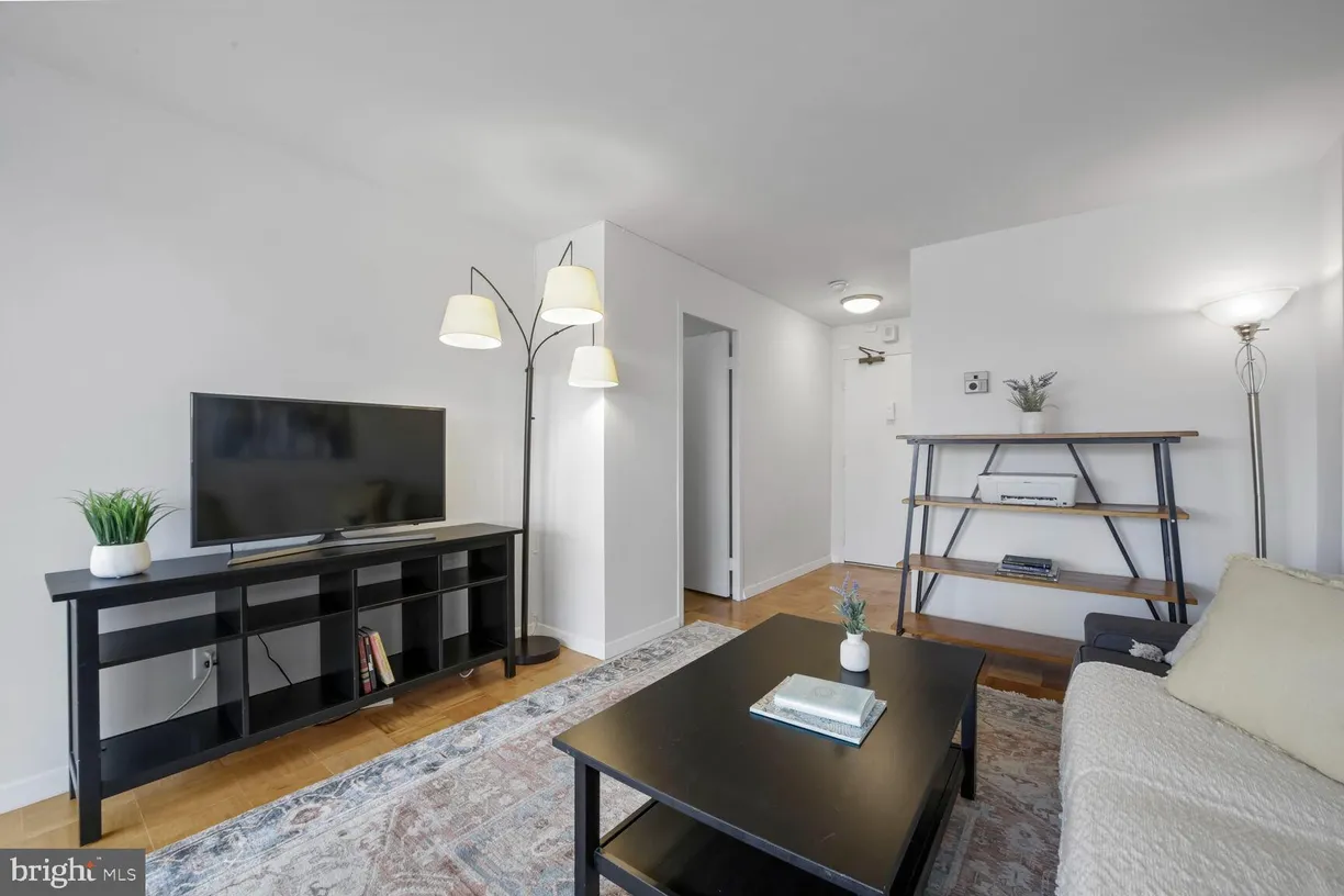 Washington Metro Area Real Estate | View 1601 18th Street NW Unit# 1015 | room 1