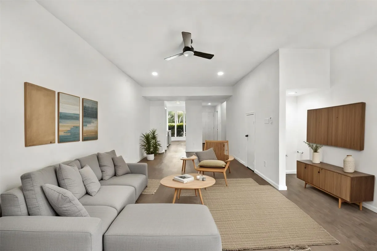 Houston Real Estate | View 8312 Jorine Drive #8312 | 2 Beds, 2 Baths