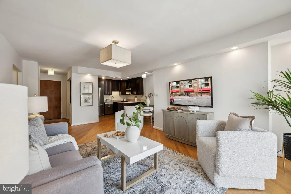 Washington Metro Area Real Estate | View 2555 Pennsylvania Avenue NW Unit# 918 | room 2