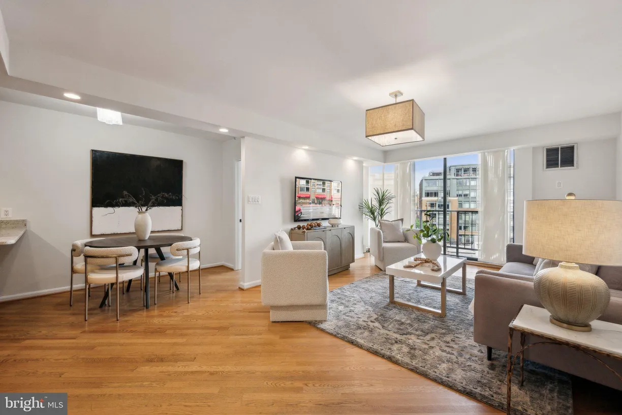 Washington Metro Area Real Estate | View 2555 Pennsylvania Avenue NW Unit# 918 | room 1