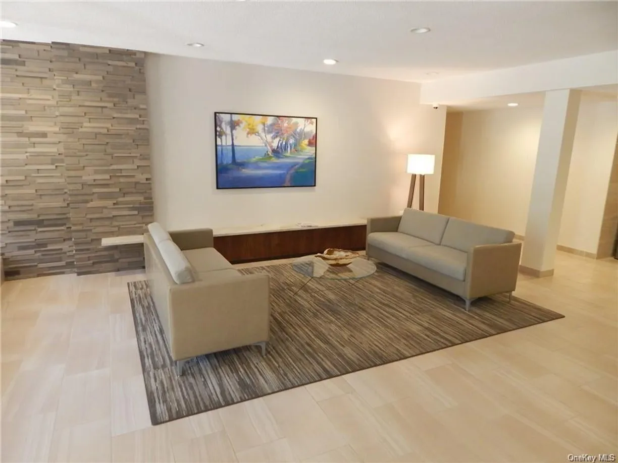 Westchester Real Estate | View 412 Benedict Avenue #5J | room 1
