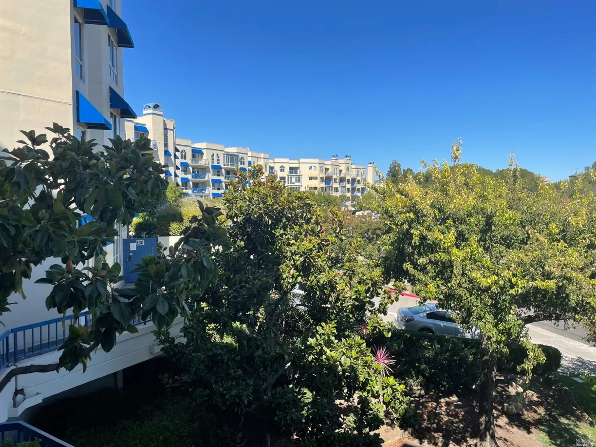 Northern California Real Estate | View 100 Thorndale Drive Unit# 125 | 2 Beds, 2 Baths
