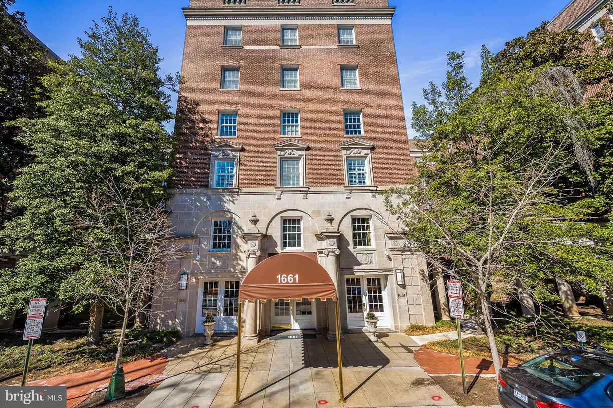 Washington Metro Area Real Estate | View 1661 Crescent Place NW Unit# 204A | 1 Bath