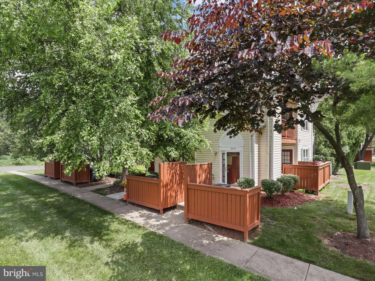 Washington Metro Area Real Estate | View 4514 Running Deer Way Unit# 390A | 3 Beds, 2 Baths