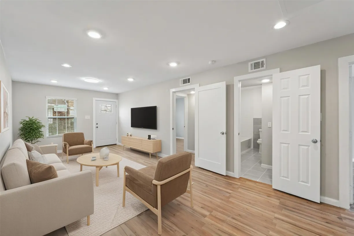 Houston Real Estate | View 1405 Shadowdale Drive #73 | room 2