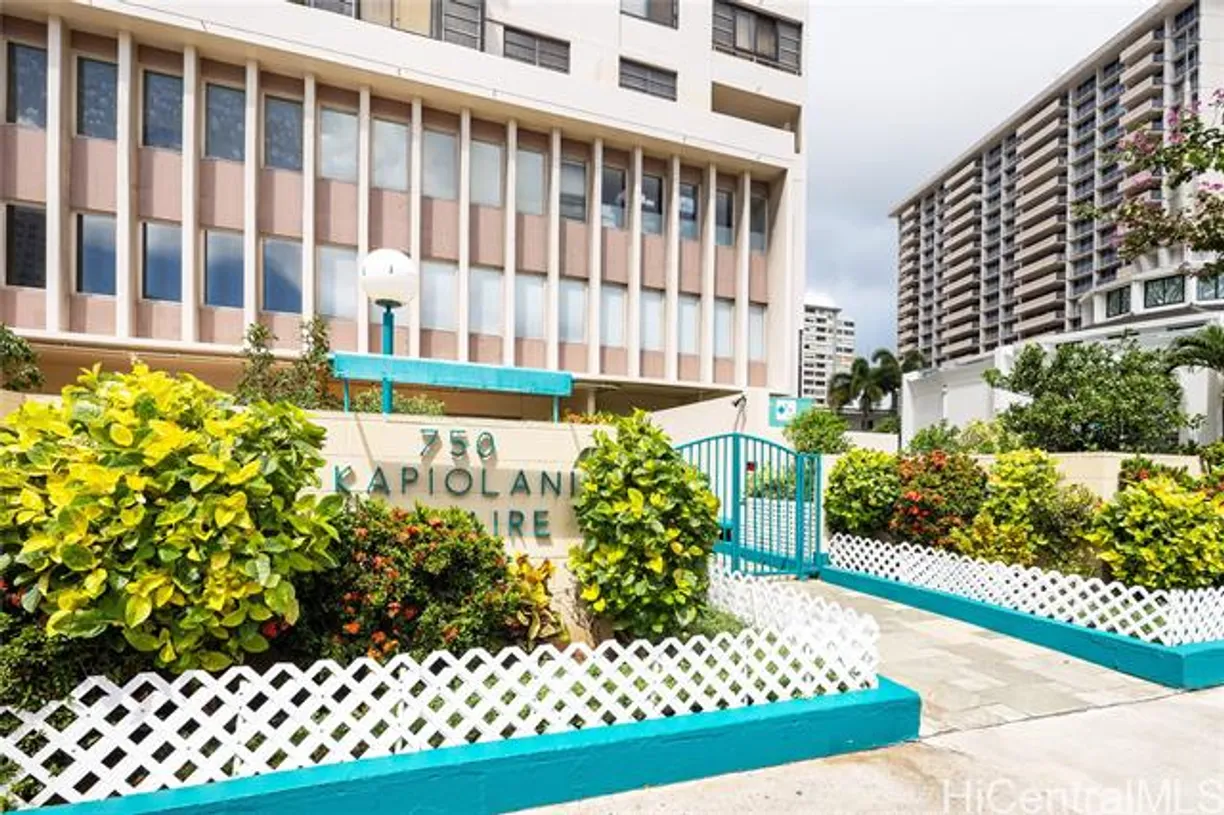 Hawaii Real Estate | View 750 Kaheka Street, #607 | 2 Beds, 2 Baths