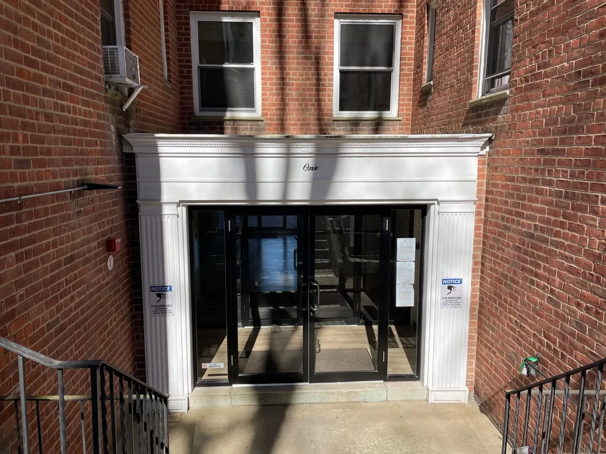 Westchester Real Estate | View 1 Hawley Terrace #3D | 1 Bed, 1 Bath