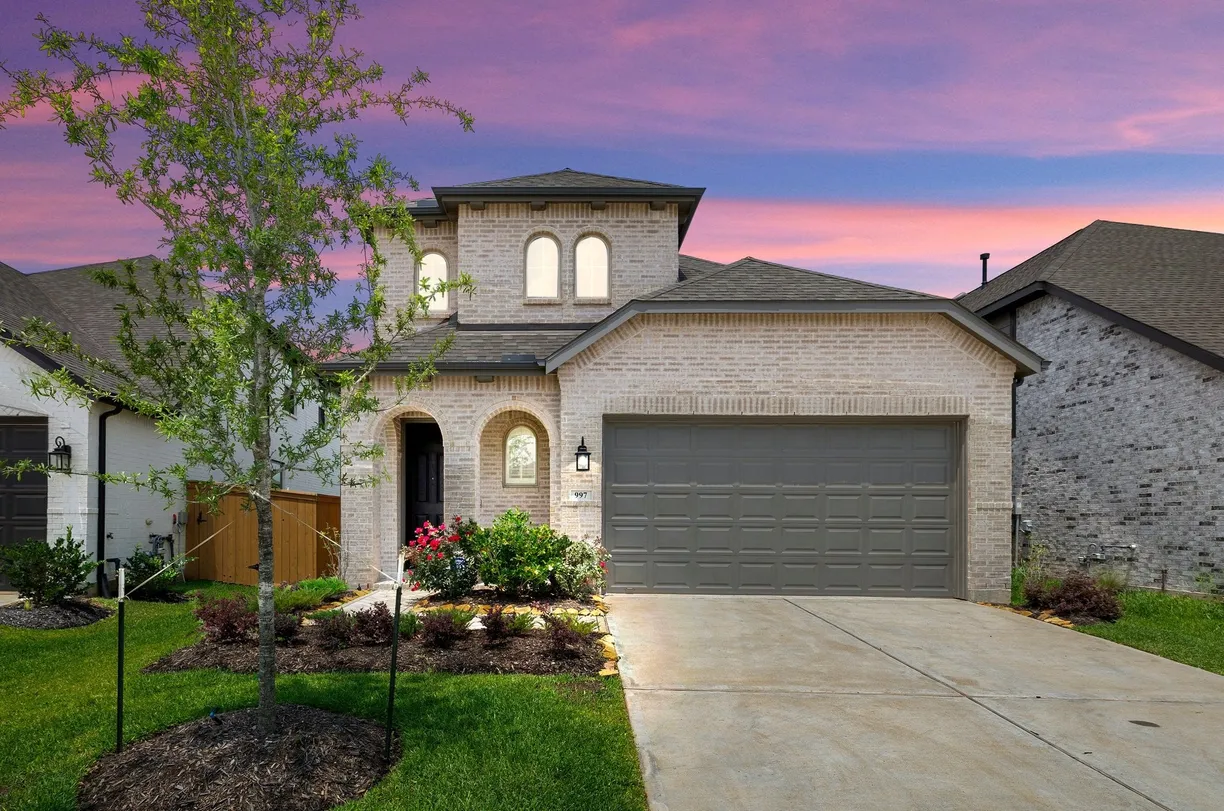 Houston Suburbs Real Estate | View 997 Newport Creek Dr | 4 Beds, 3 Baths