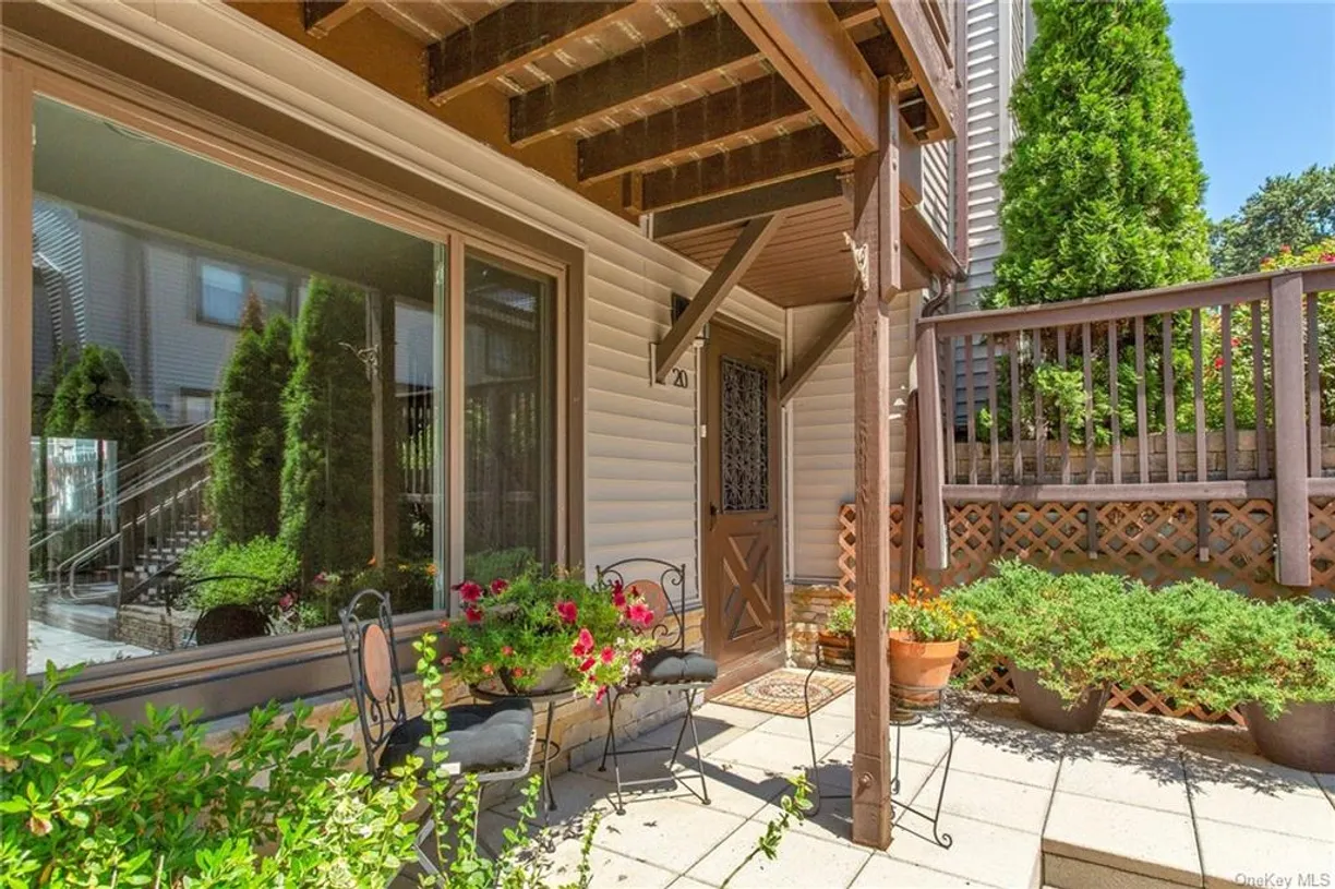 Rockland/Orange/NJ Real Estate | View 72 Shawnee Avenue Unit# 20 | room 2