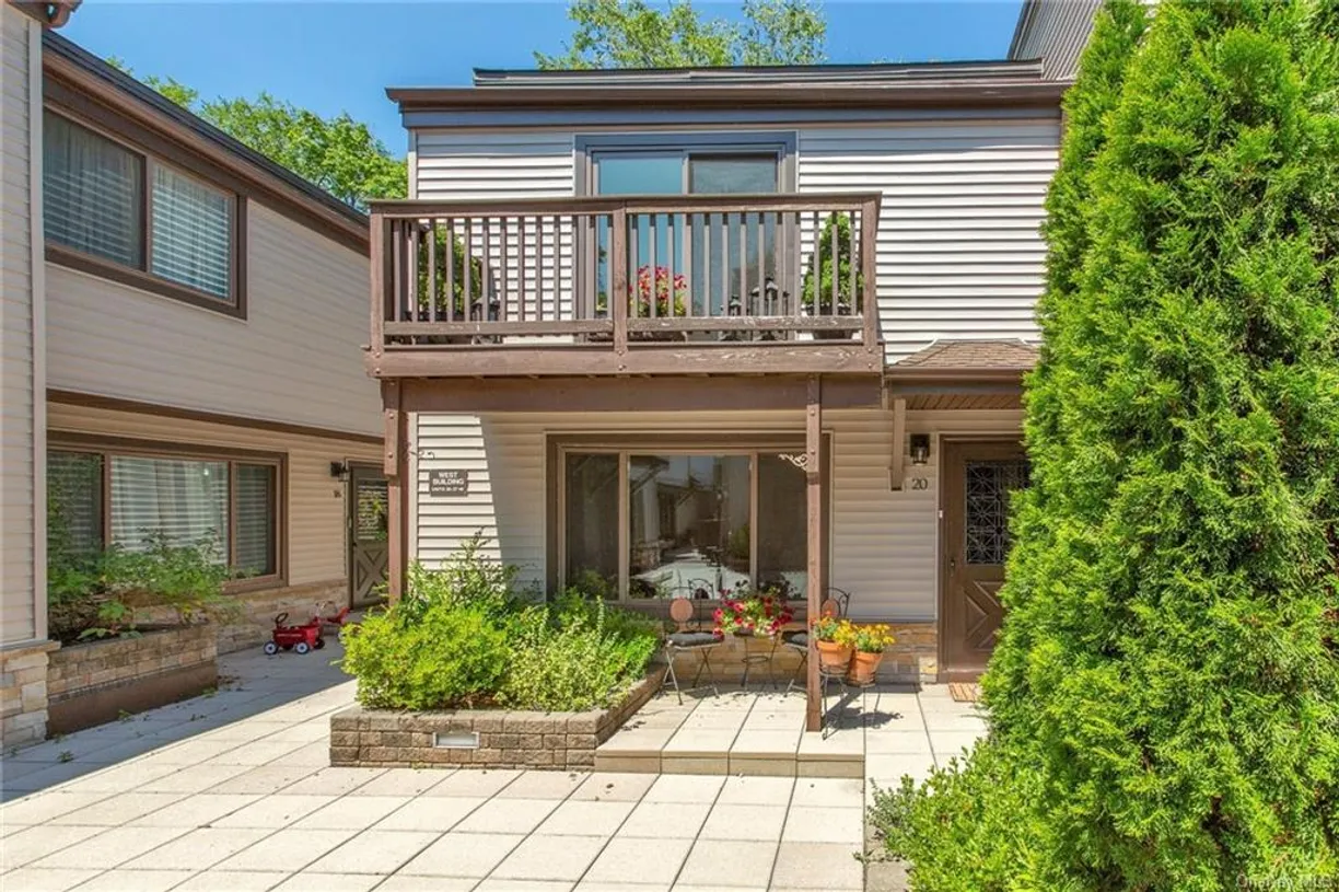 Rockland/Orange/NJ Real Estate | View 72 Shawnee Avenue Unit# 20 | room 1
