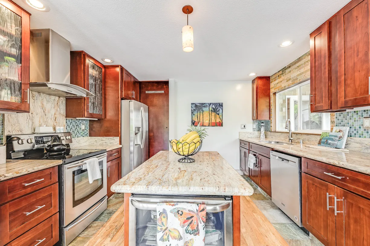 Hawaii Real Estate | View Honolulu, HI | room 2