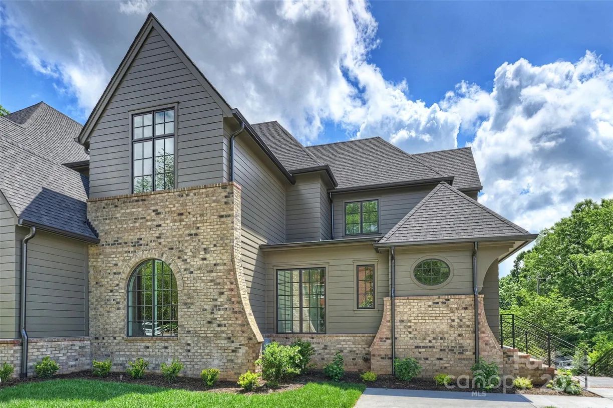 Charlotte Real Estate | View 536 Hillside Avenue | 4 Beds, 4 Baths