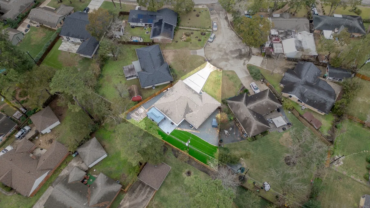Houston Suburbs Real Estate | View 15 Oakwilde Court | room 1