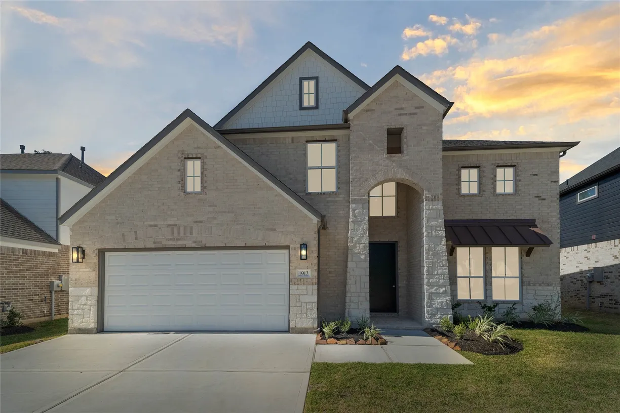 Houston Suburbs Real Estate | View 1912 Golden Spruce Lane | 4 Beds, 3 Baths