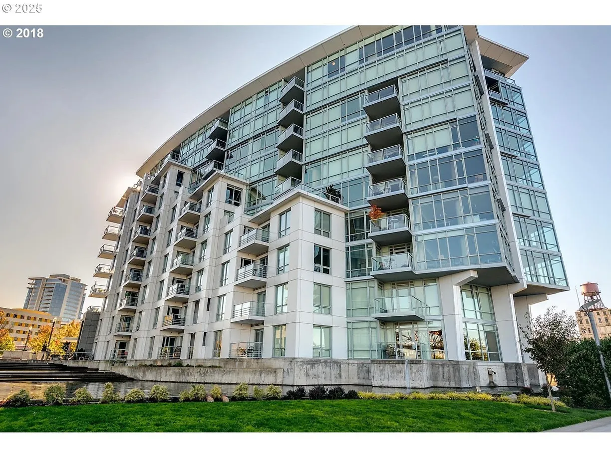 Portland, OR Real Estate | View 1310 NW Naito Pkwy #707A | room 1
