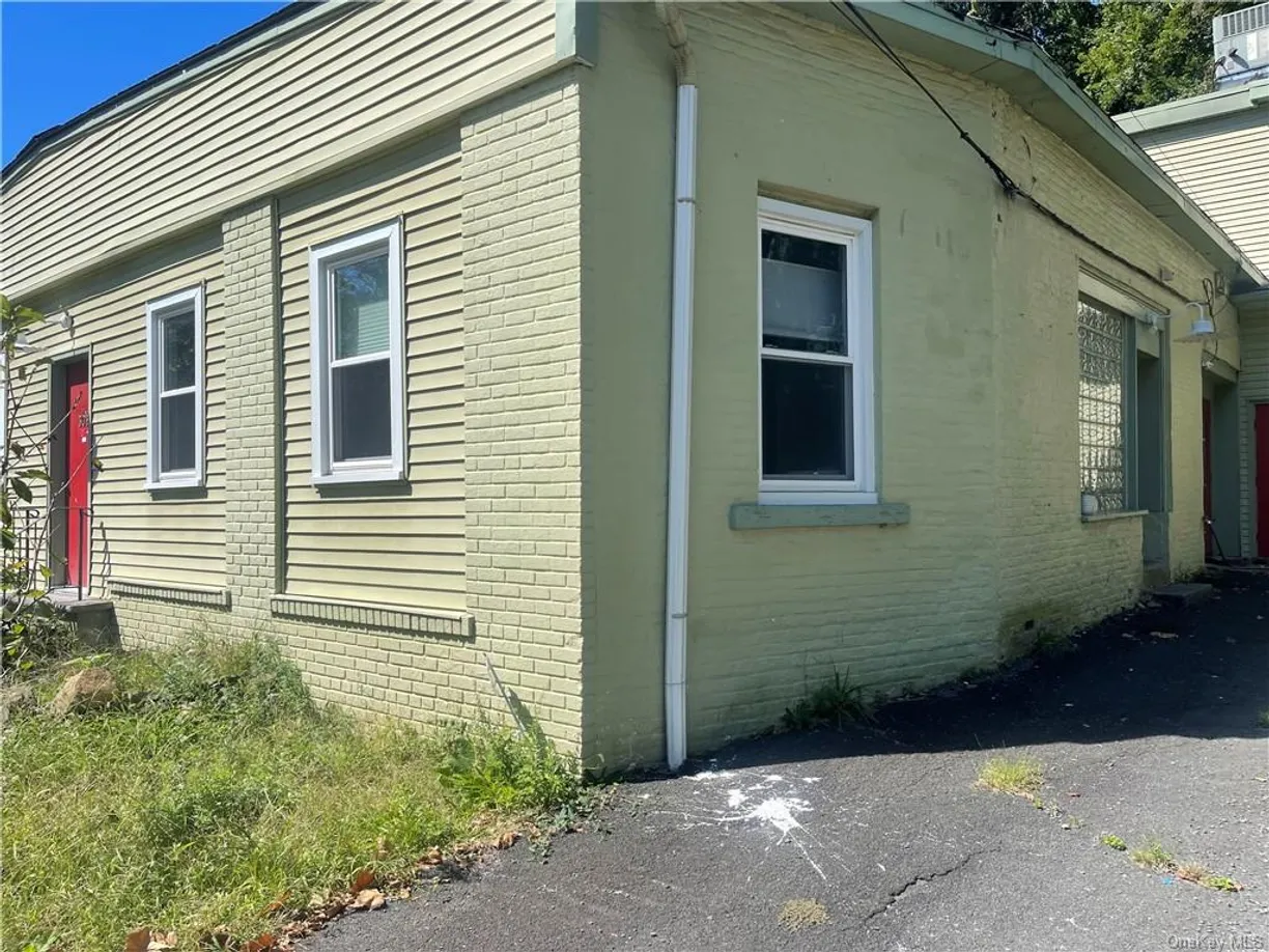 Rockland/Orange/NJ Real Estate | View 302 Piermont Avenue | 3