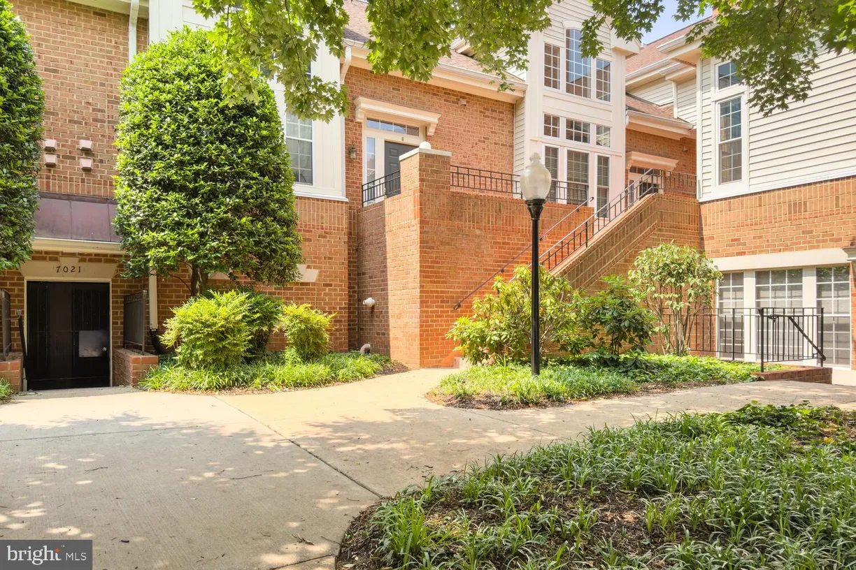 Washington Metro Area Real Estate | View 7021 Haycock Road Unit# K | 2 Beds, 2 Baths