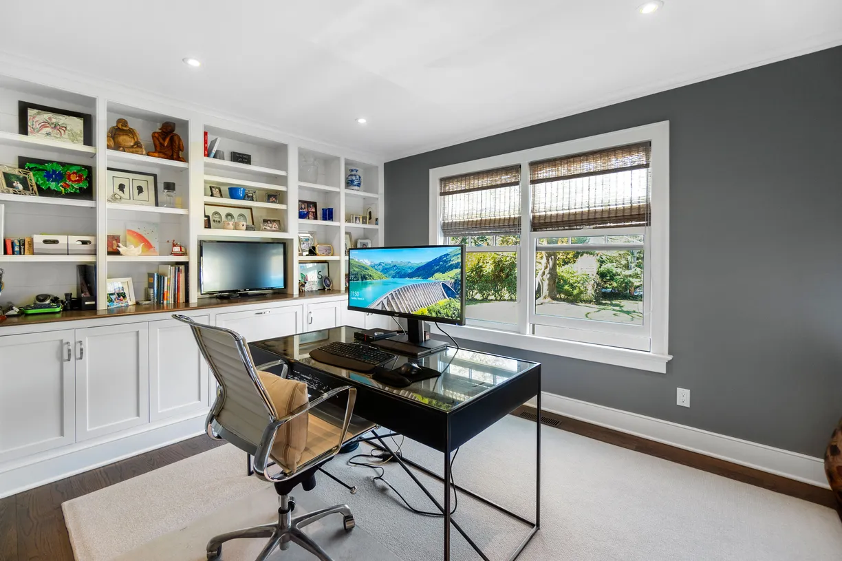 Greenwich Real Estate | View 11 Colonial Lane | 17 | View 15