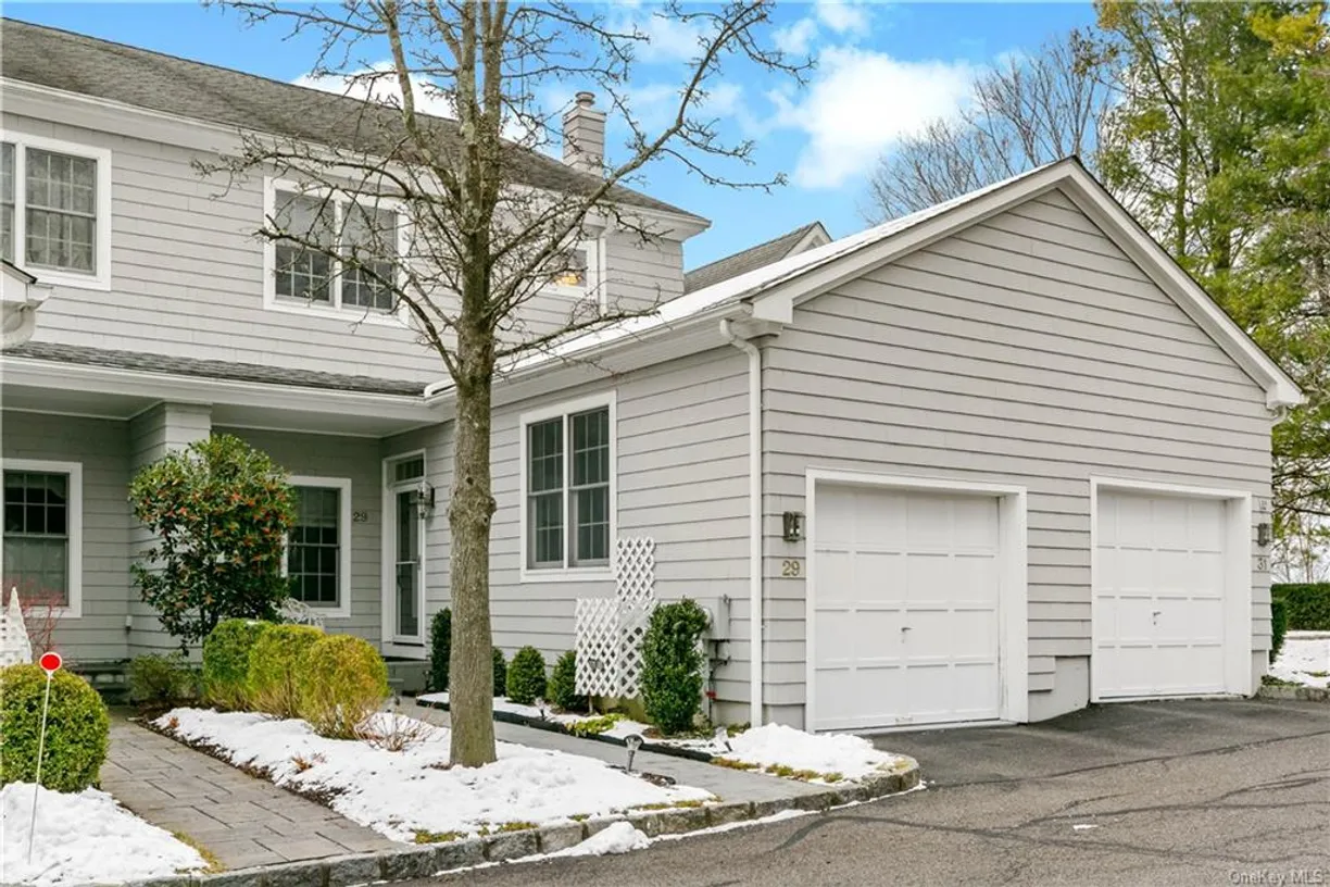 Westchester Real Estate | View 29 Club Court | 2 Beds, 2 Baths