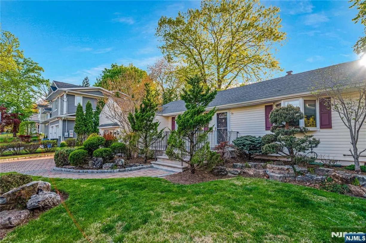 Bergen County Real Estate | View 31 Clark Street | room 1