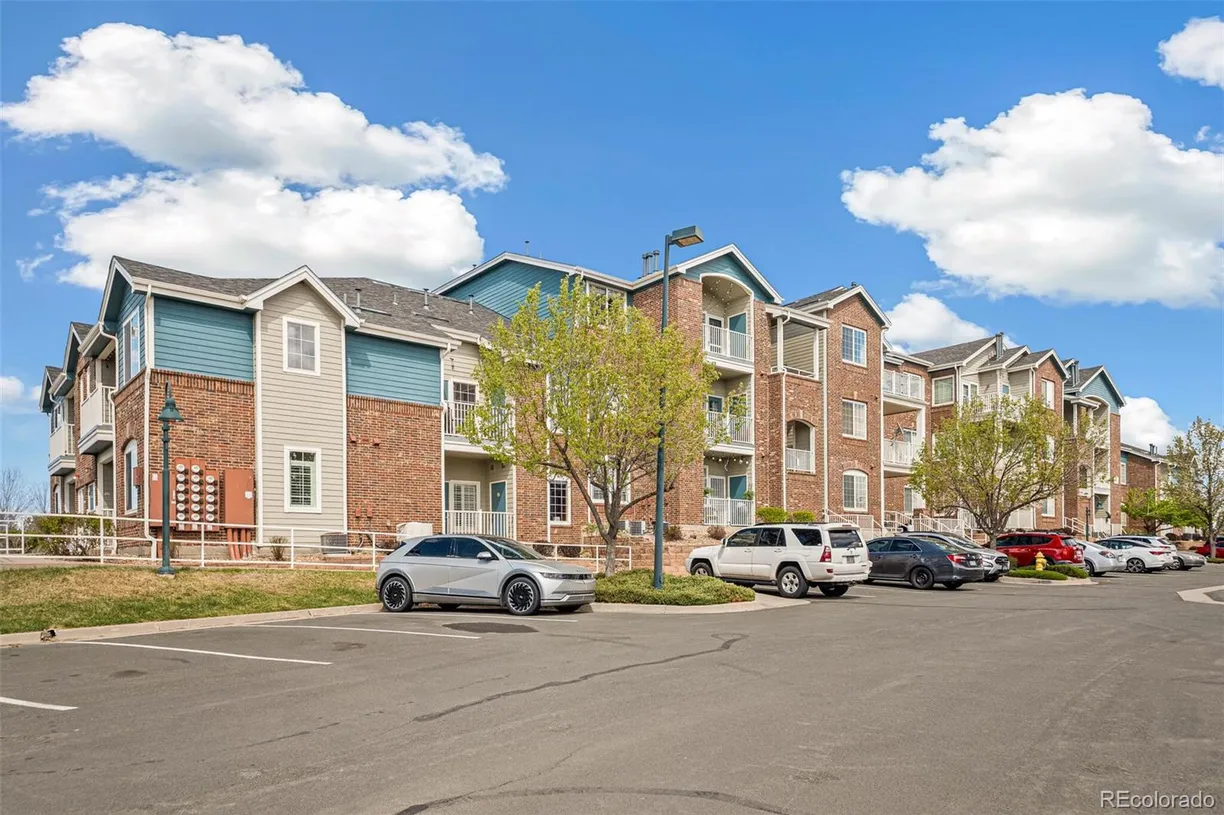 Denver Real Estate | View 2662 S Cathay Way Unit# 302 | room 1