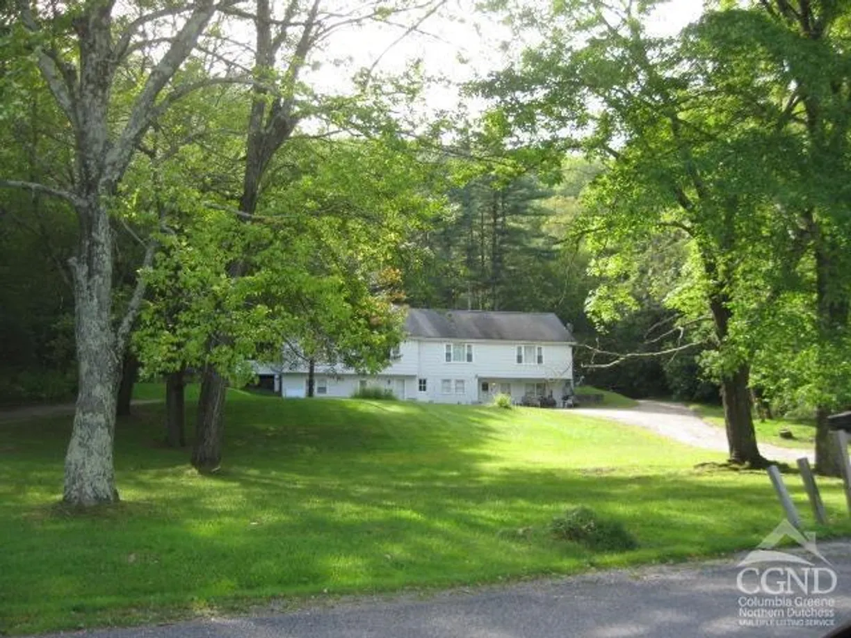 Hudson Valley Real Estate | View 525 Lake Road #4 | 2 Beds, 1 Bath