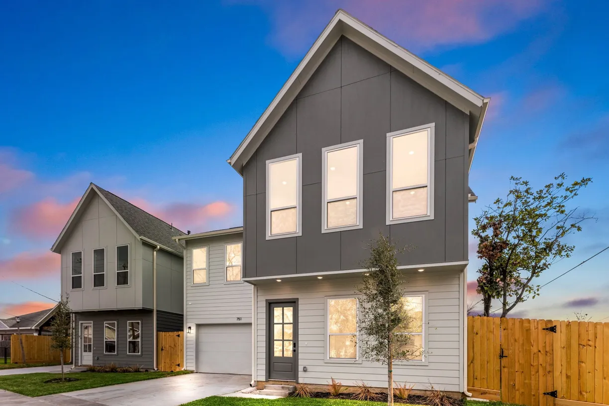 Houston Suburbs Real Estate | View 751 Dumble Street | room 2