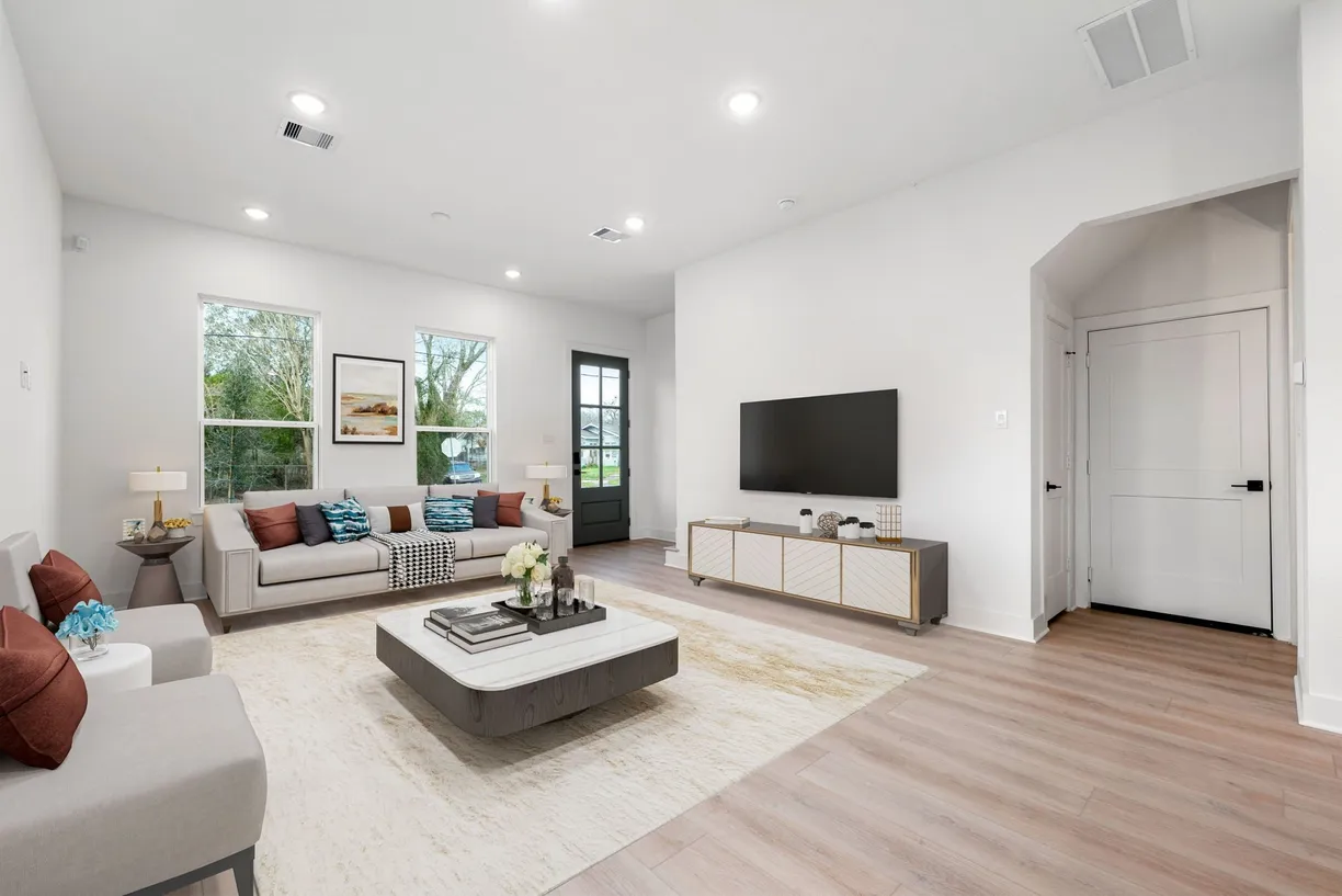Houston Suburbs Real Estate | View 751 Dumble Street | 3 Beds, 3 Baths
