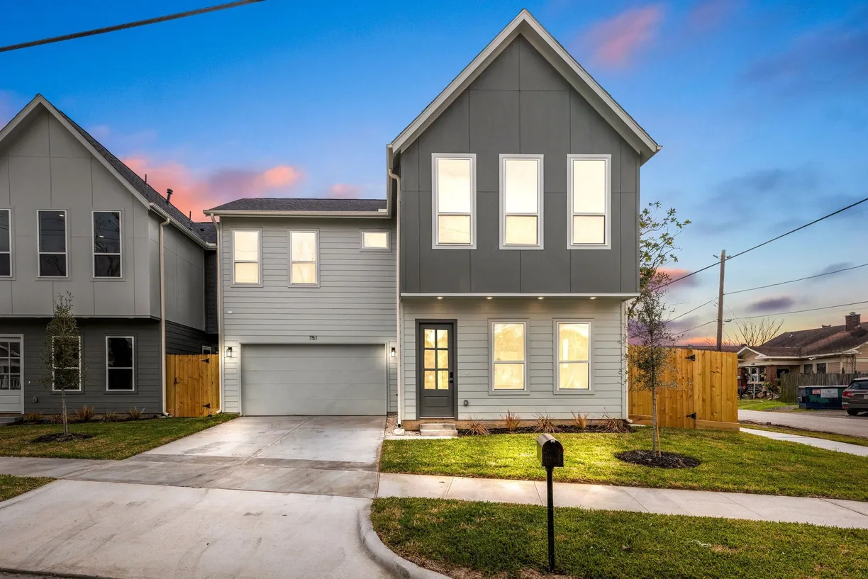Houston Suburbs Real Estate | View 751 Dumble Street | room 1