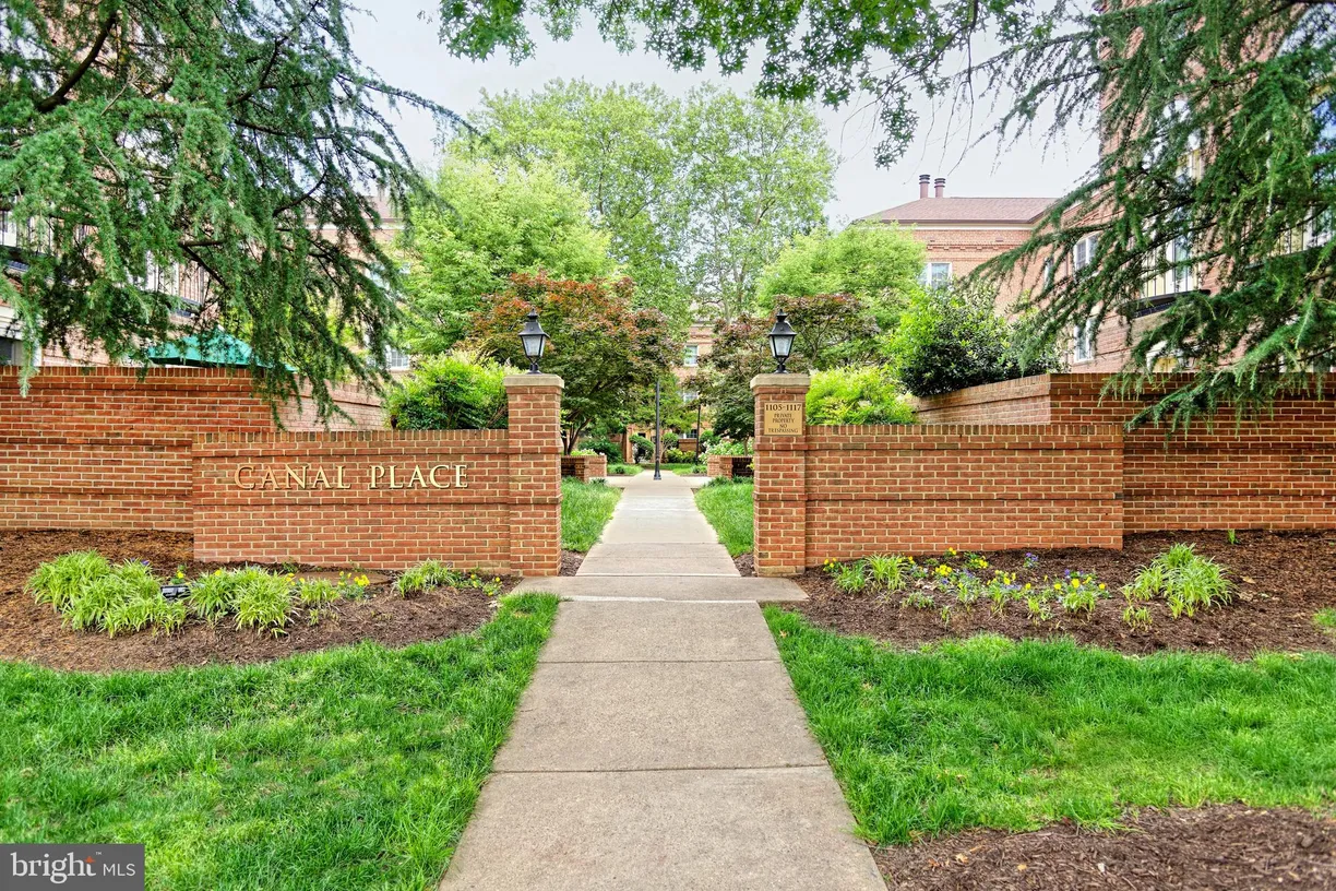 Washington Metro Area Real Estate | View 1107 N Pitt Street Unit# 1B | room 1