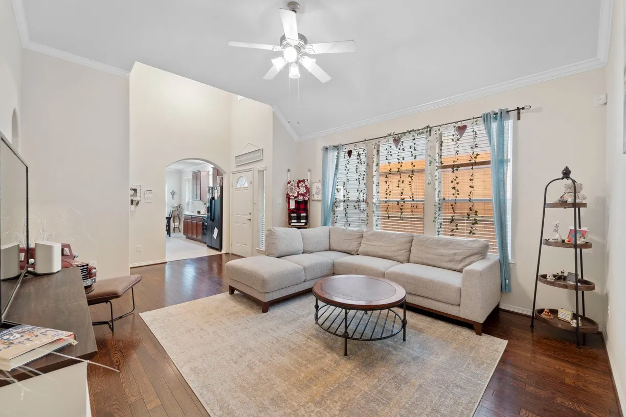 Houston Real Estate | View 2816 Sand Dune Dr | room 1