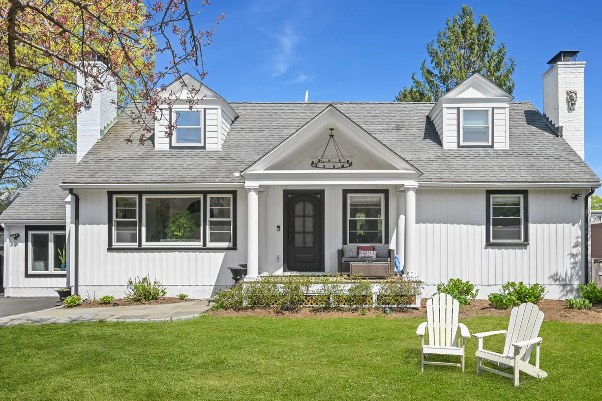 Greenwich Real Estate | View 21 Woods Avenue | 4 Beds, 4 Baths
