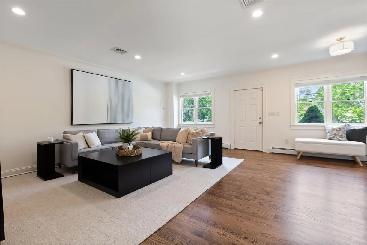 Westchester Real Estate | View 7 Greenwich Road | room 1