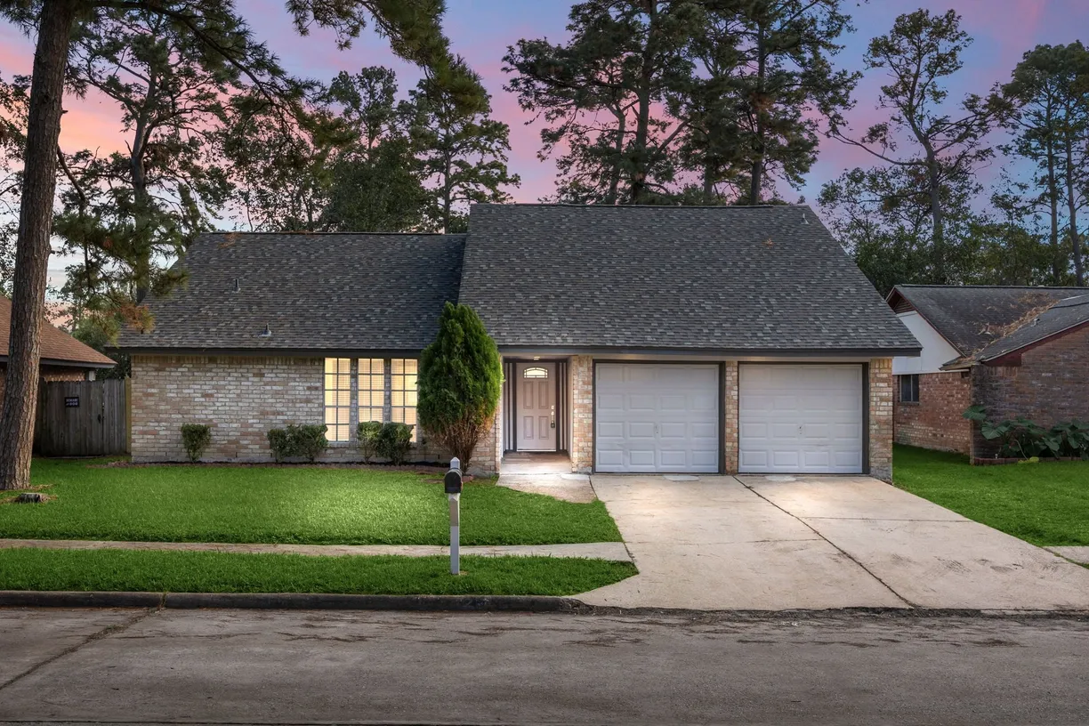 Houston Suburbs Real Estate | View 5302 Sweetwind Lane | 3 Beds, 2 Baths