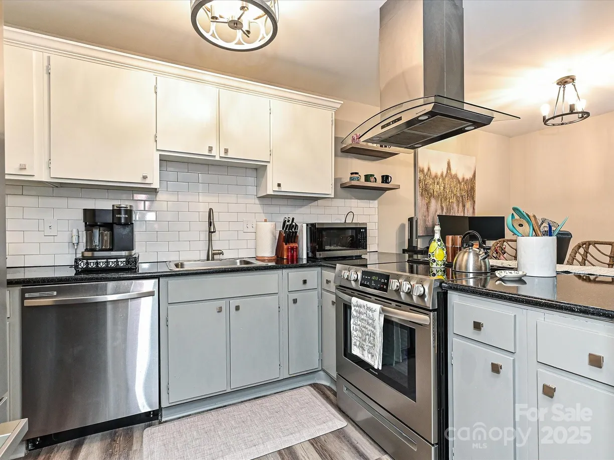 Charlotte Real Estate | View 1615 Merry Oaks Road #G | room 2