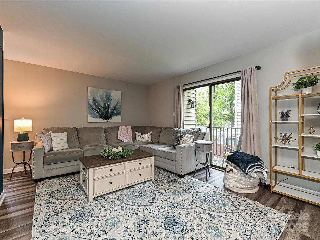 Charlotte Real Estate | View 1615 Merry Oaks Road #G | 2 Beds, 1 Bath