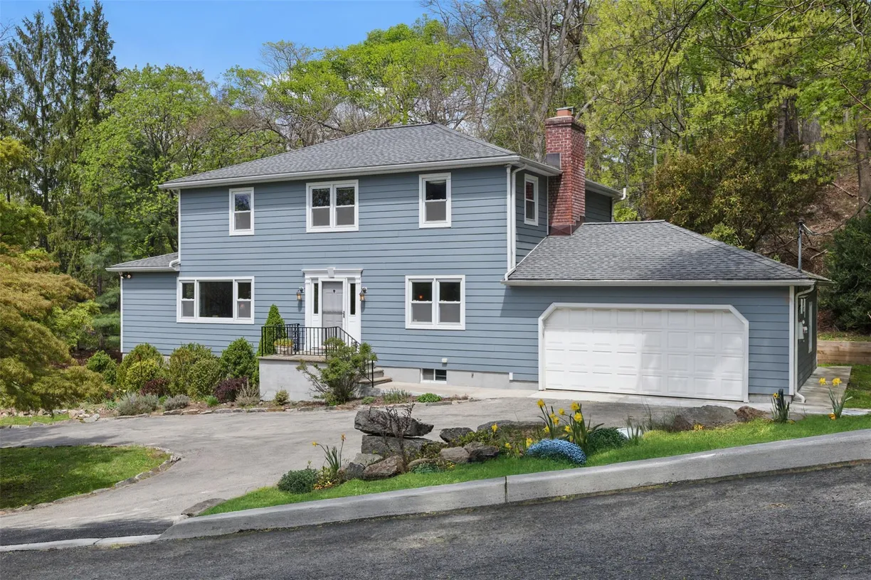 Westchester Real Estate | View 33 Mulligan Lane | 3 Beds, 3 Baths