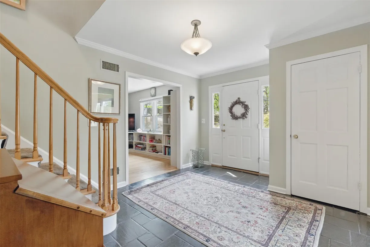 Westchester Real Estate | View 33 Mulligan Lane | room 1