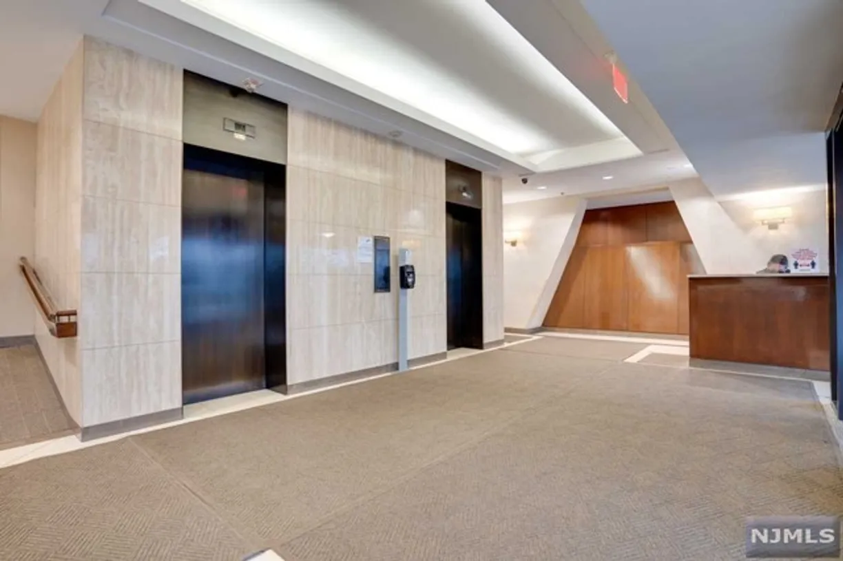 Rockland/Orange/NJ Real Estate | View 2 Horizon Road Unit# 1016 | room 24 | View 25