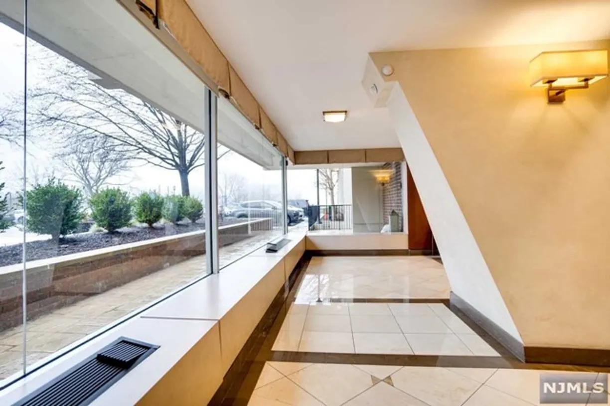 Rockland/Orange/NJ Real Estate | View 2 Horizon Road Unit# 1016 | room 25 | View 26