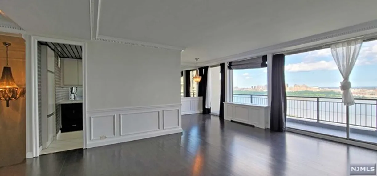 Rockland/Orange/NJ Real Estate | View 2 Horizon Road Unit# 1016 | room 1 | View 2