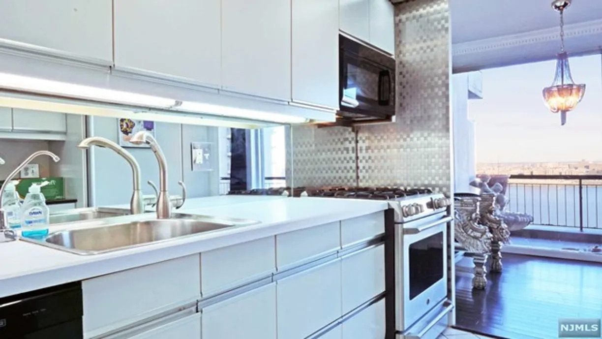 Rockland/Orange/NJ Real Estate | View 2 Horizon Road Unit# 1016 | room 9 | View 10