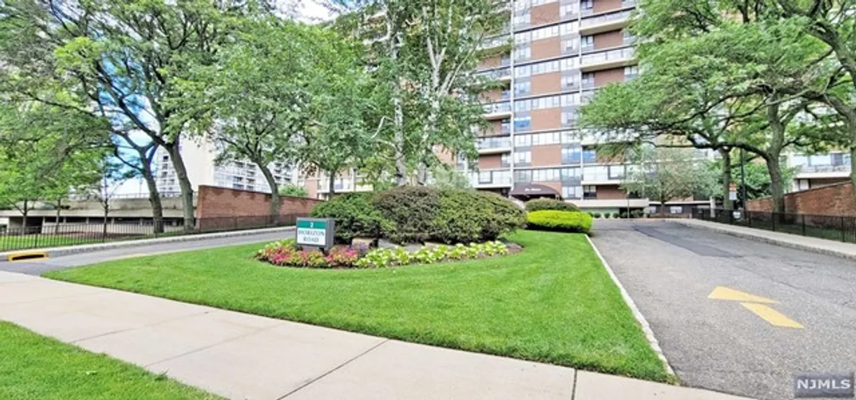 Rockland/Orange/NJ Real Estate | View 2 Horizon Road Unit# 1016 | room 31 | View 32