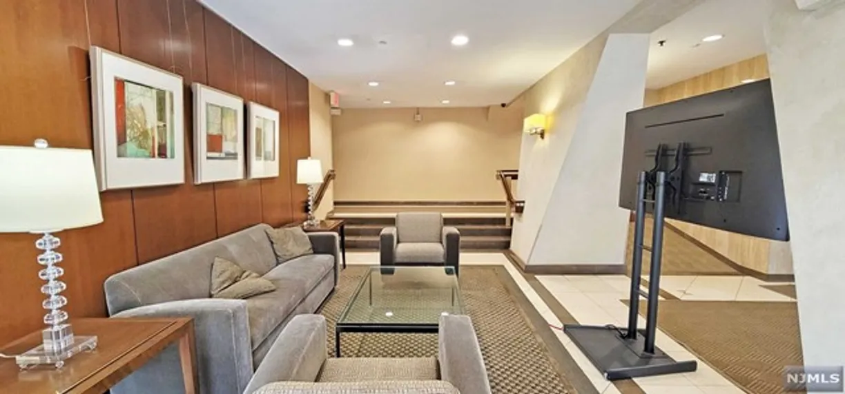 Rockland/Orange/NJ Real Estate | View 2 Horizon Road Unit# 1016 | room 33 | View 34